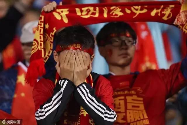 直播APP在线观看- 巴黎球迷冲突引发安保升级  